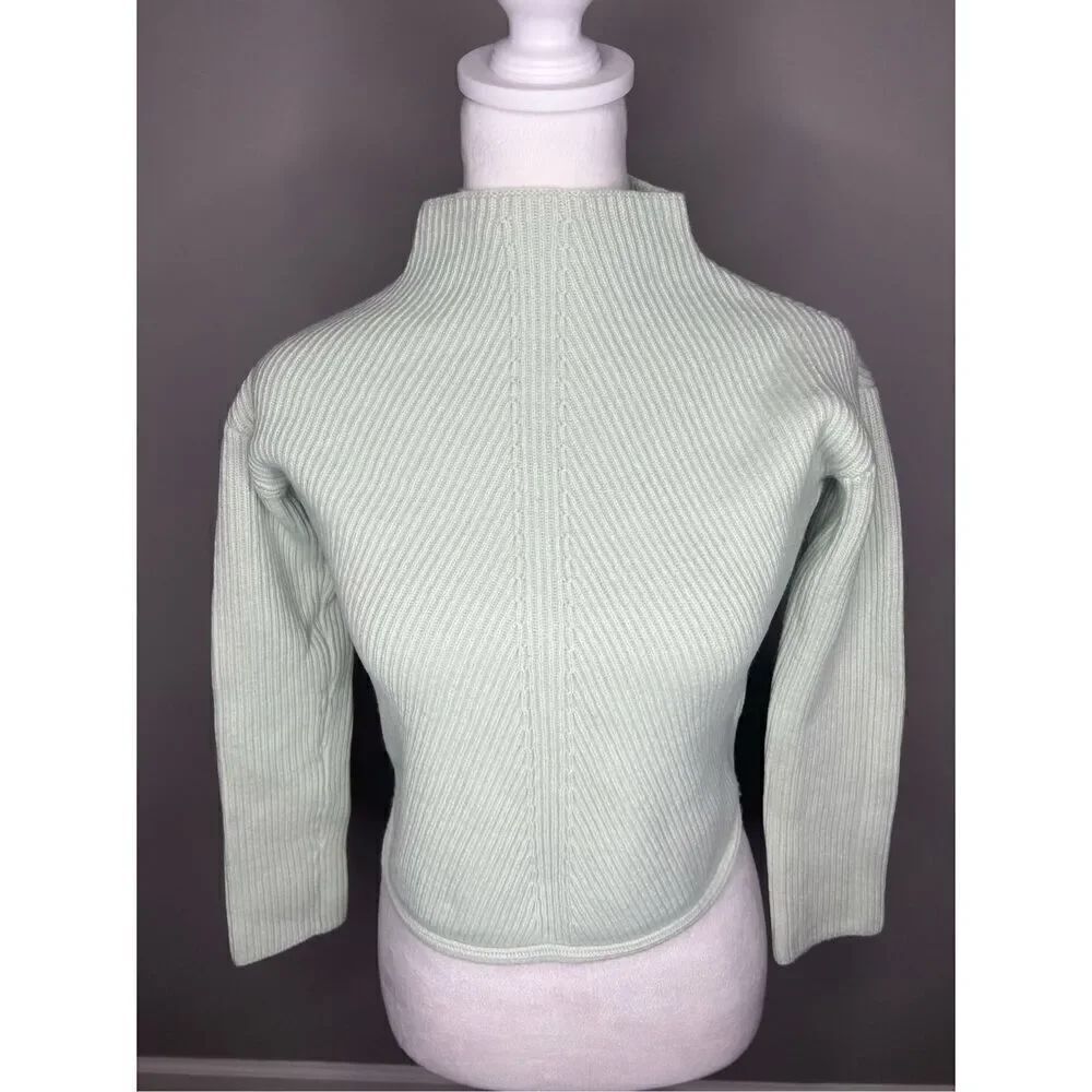 Aritzia Babaton sweater